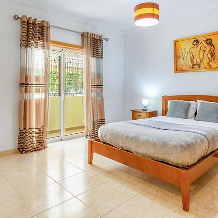 Spacious 2 Bdr Apartment W/ Patio By Lovelystay Armação de Pêra Exteriör bild