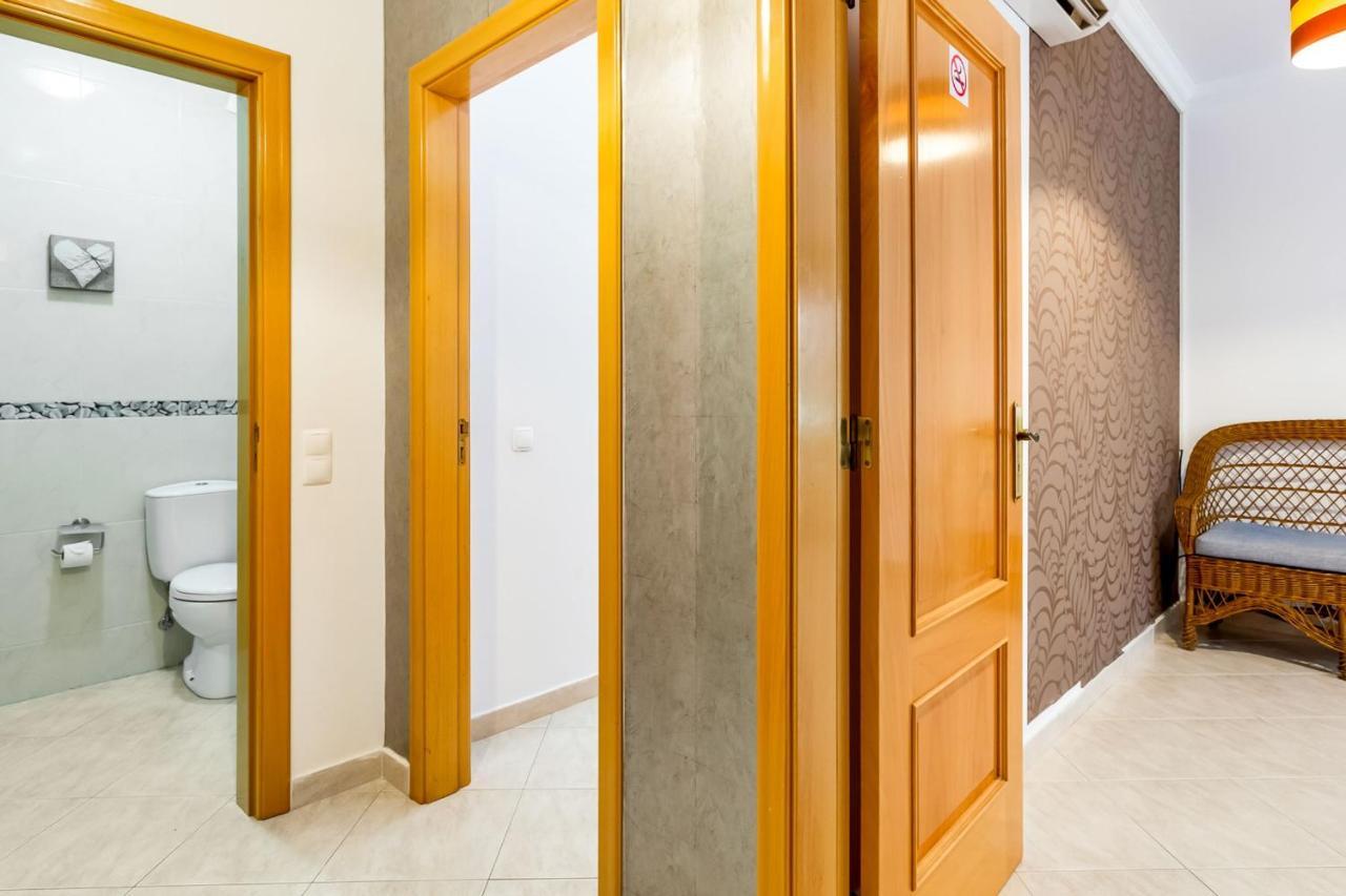 Spacious 2 Bdr Apartment W/ Patio By Lovelystay Armação de Pêra Exteriör bild
