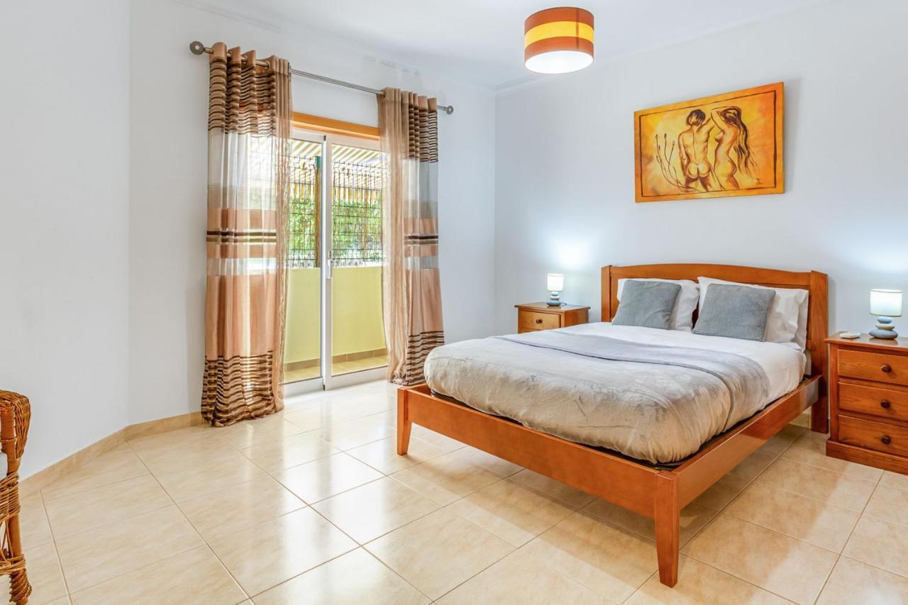 Spacious 2 Bdr Apartment W/ Patio By Lovelystay Armação de Pêra Exteriör bild
