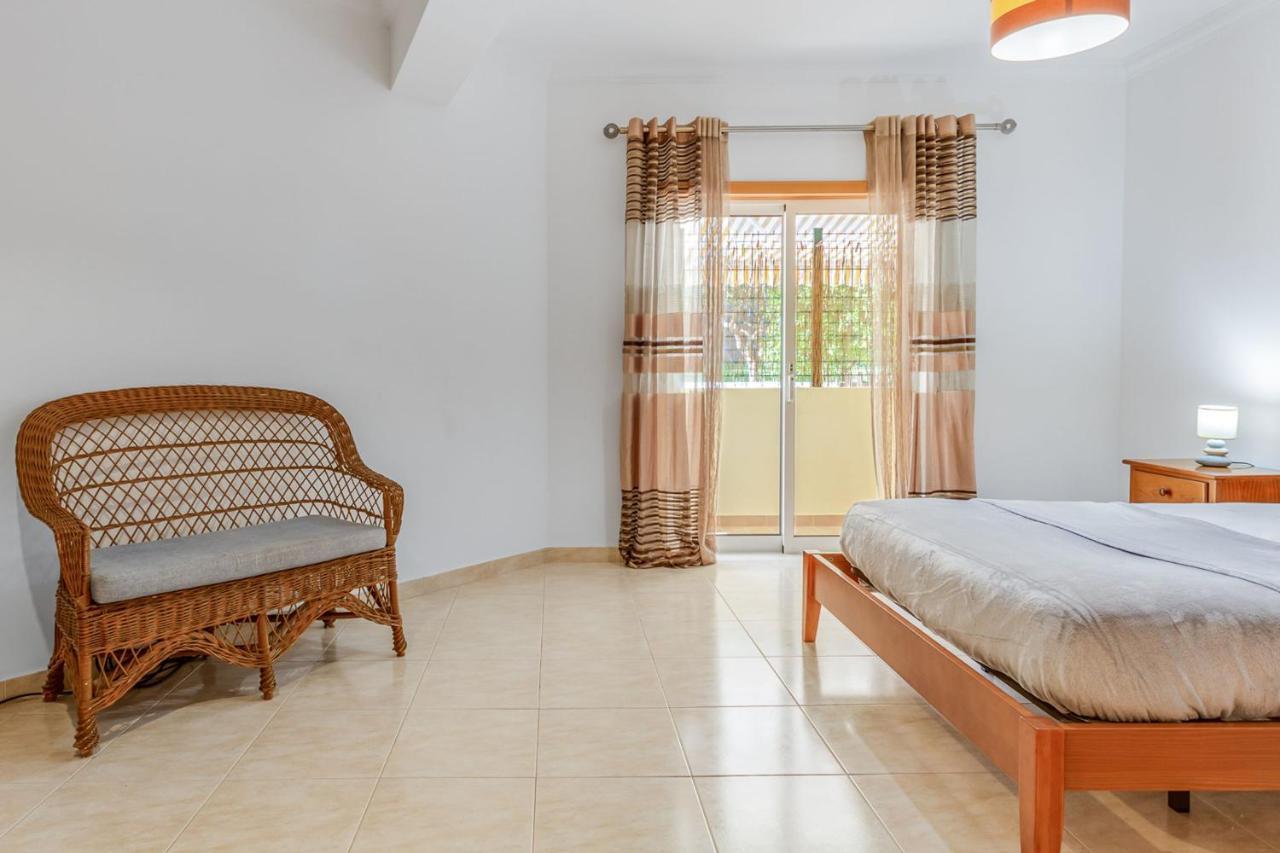 Spacious 2 Bdr Apartment W/ Patio By Lovelystay Armação de Pêra Exteriör bild