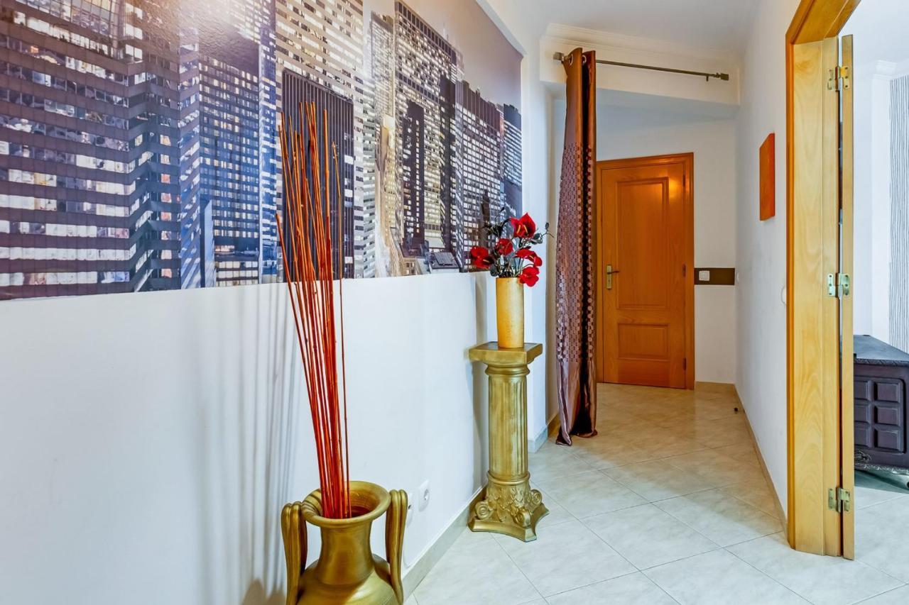 Spacious 2 Bdr Apartment W/ Patio By Lovelystay Armação de Pêra Exteriör bild